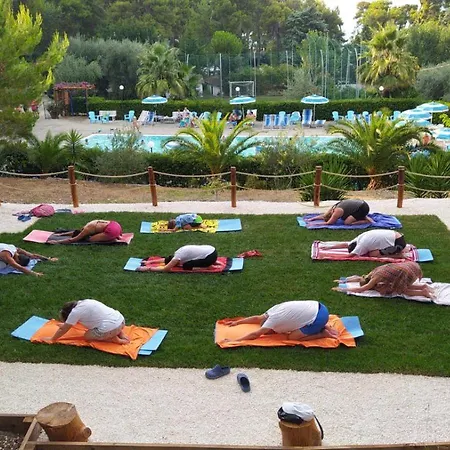 Villaggio Internazionale 4* San Menaio